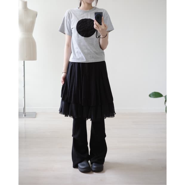 Minimal grey big-dot graphic tee