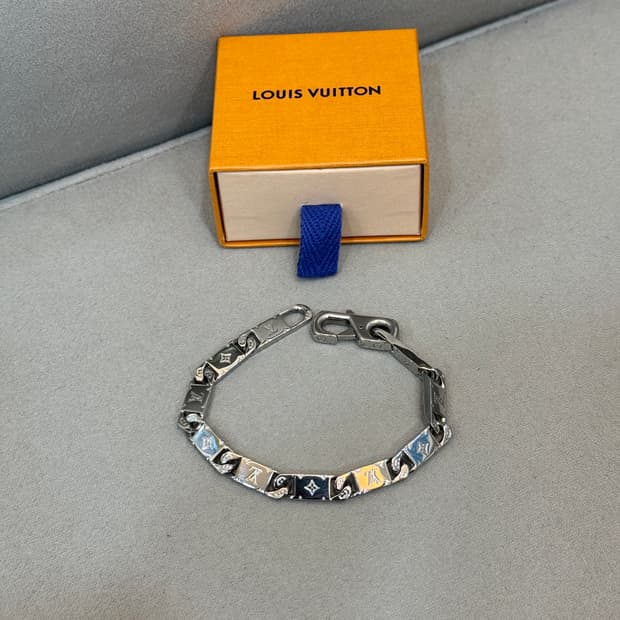 루이비통 모노그램 타이드 업 팔찌 