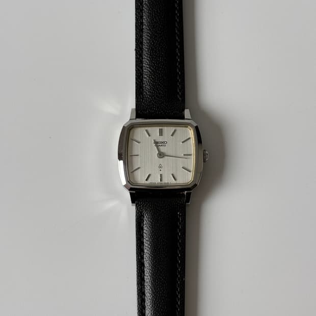 세이코 1980년대 실버 스퀘어 쿼츠 여성