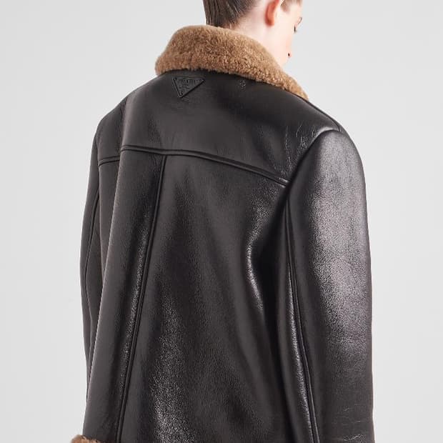 프라다 오버사이즈 무스탕