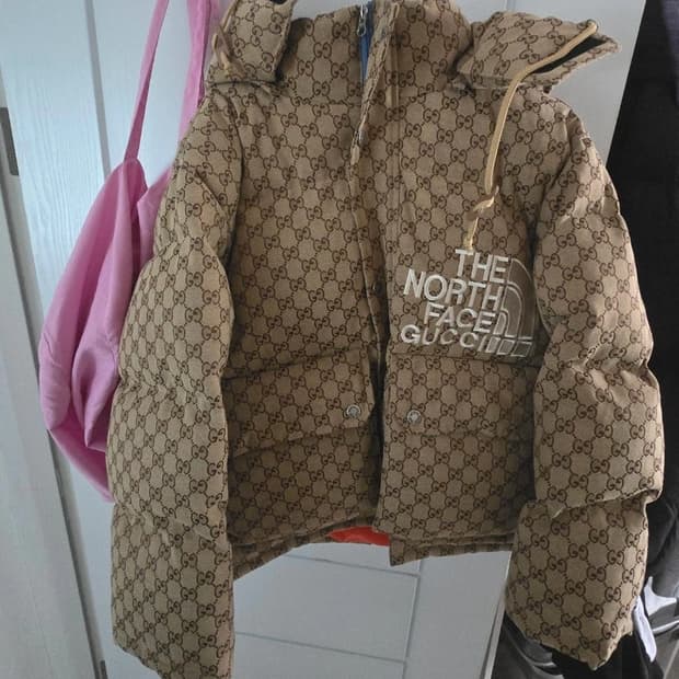 구찌노페콜라보패딩