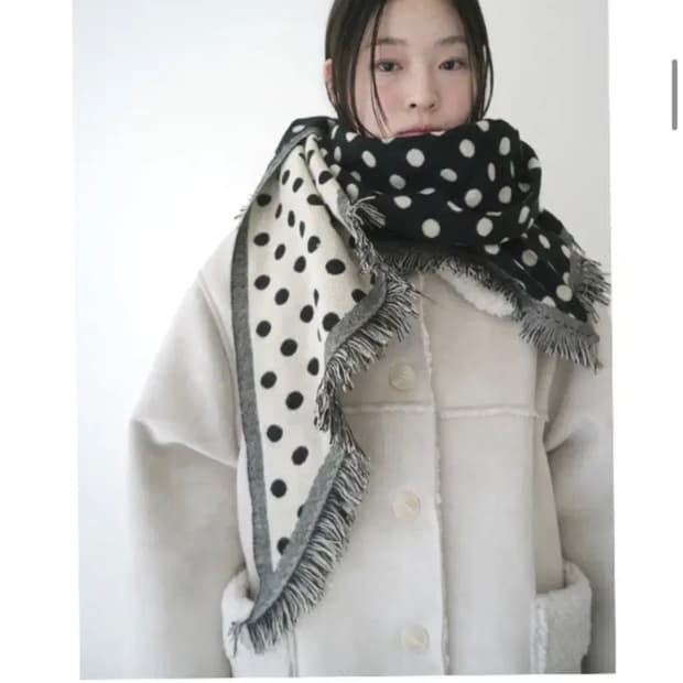 에프터먼데이 도트 머플러 aftermonday