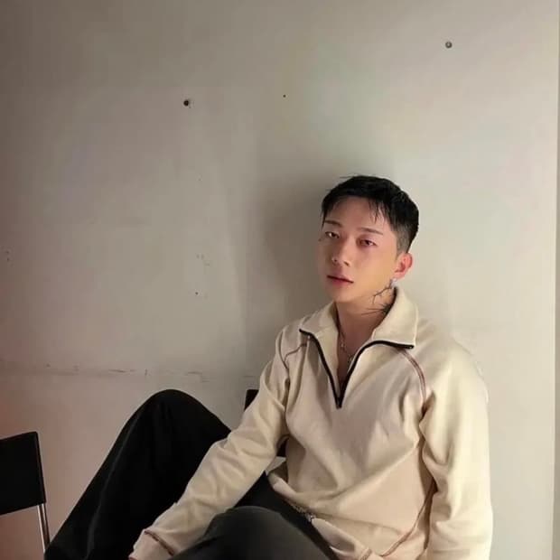 GR10K 우원재 니트집업 새상품