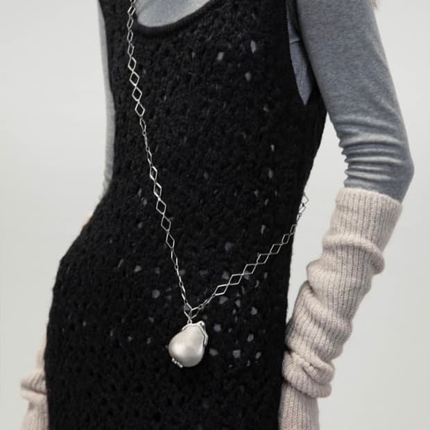 Amomento vintage long necklace