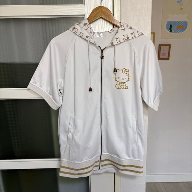 키티 골드 반소매 후드집업