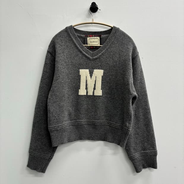 Smoothmood(스무스무드) 로고 브이넥 울 니트