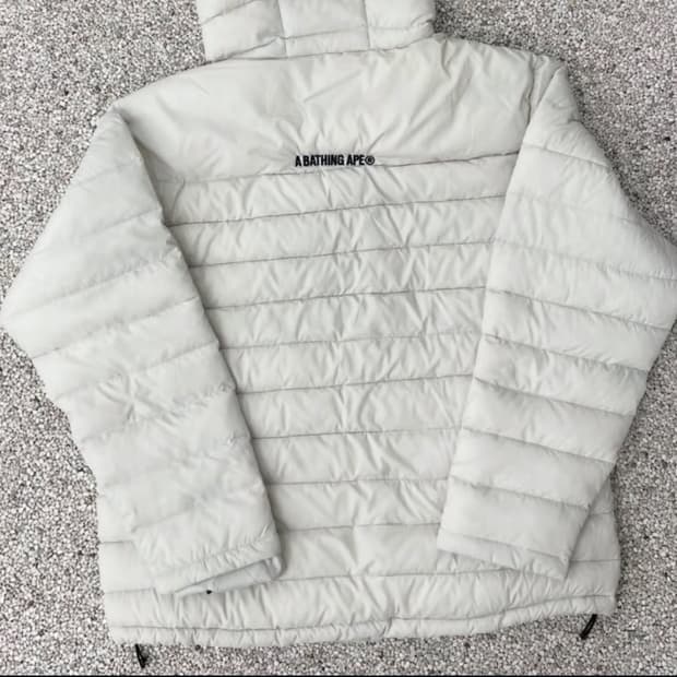베이프 경량패딩