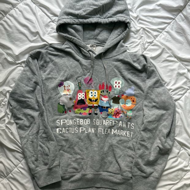 유니클로 스폰지밥 후드티 m