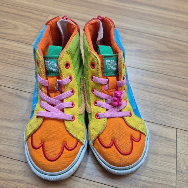 반스X세서미 스트리트 콜라보 유아용 운동화입니다. 알록달록한 색감에 쿠키