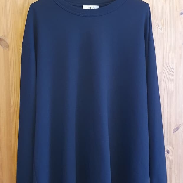 110.COS 블랙 긴팔티