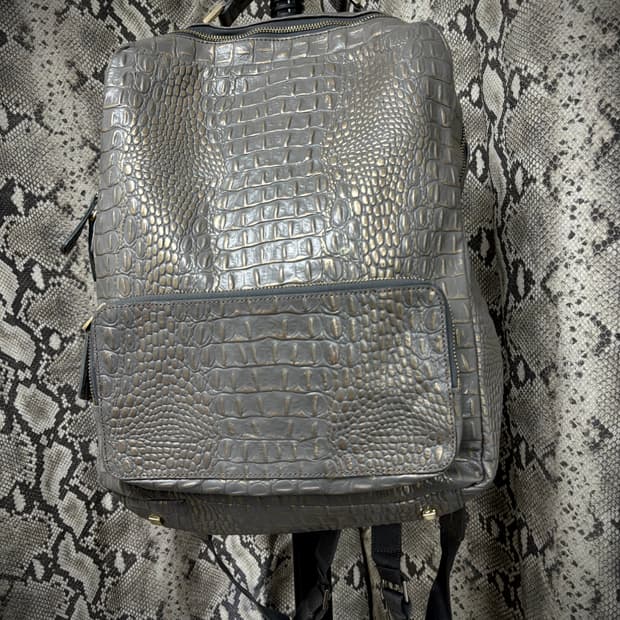 [V-KEI] Metal Crocodile Design BackPack