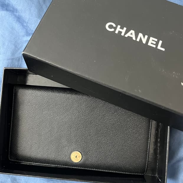 샤넬 빈티지 블랙 레더 클래식 반지갑