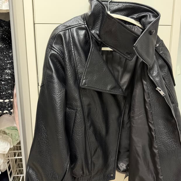 자라 페이크 레더 점퍼 (자라 생로랑 자켓