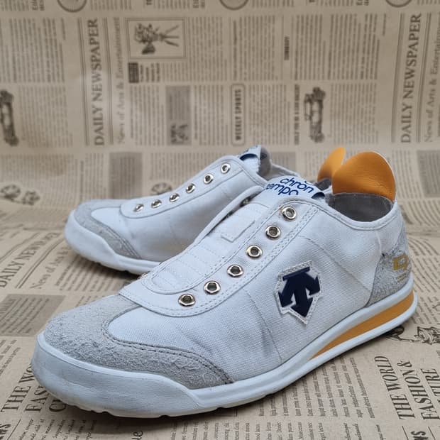 데상트 크론템포 여성운동화230