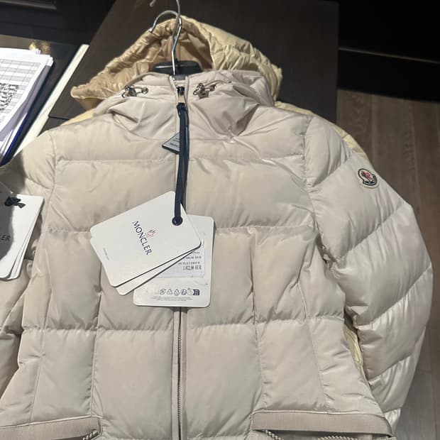 몽클레어 아보체숏 0사이즈 택0 정품인증0