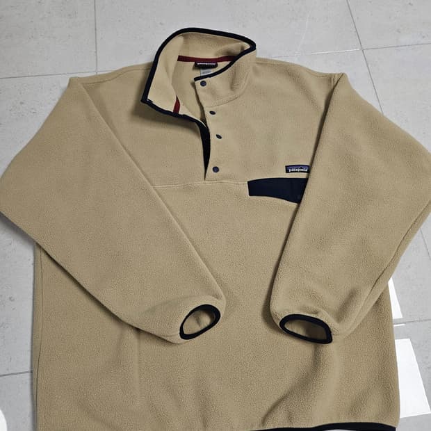 파타고니아 신칠라 L 카키아이보리