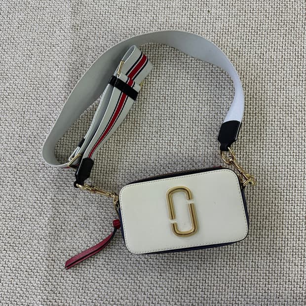 실측확인 마크제이콥스 카메라백 0409D