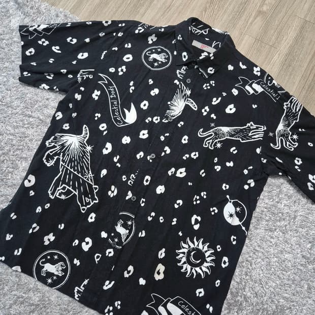 에잇세컨즈반팔셔츠