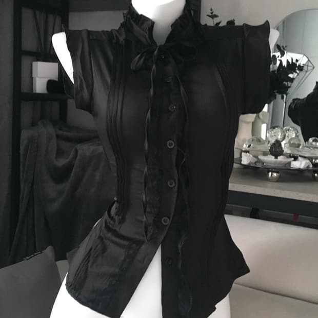 ༒ Lace gothic sleeveless shirt