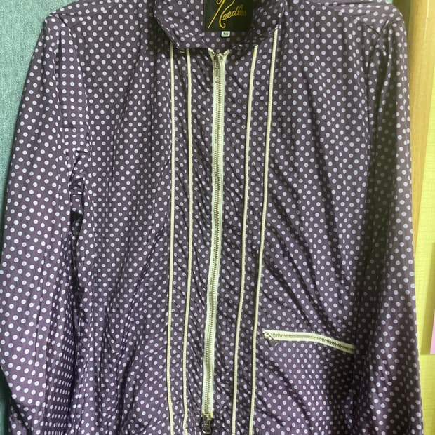 니들스 도트 바람막이