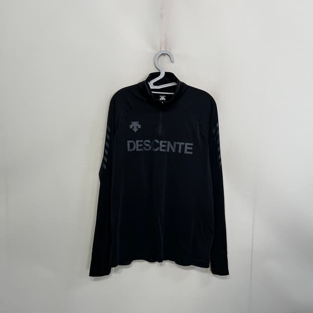 데상트 남성 반집업 기능성 티셔츠 100