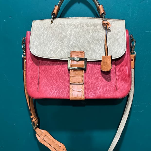 mcm 가죽 크로스백