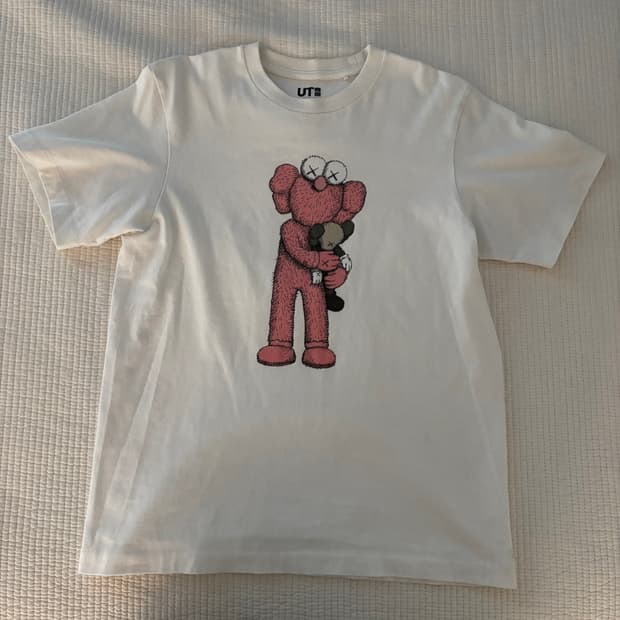 [S] 유니클로X카우스 반팔티셔츠 화이트