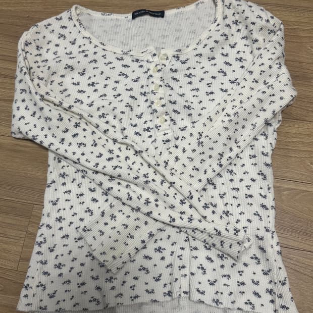 브랜디멜빌 플라워패턴 버튼티 