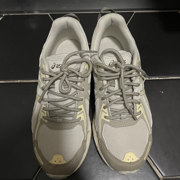 아식스 젤벤쳐6 크림바닐라 230