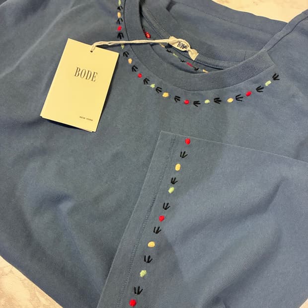 보디 자수 티셔츠