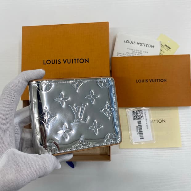 루이비통 슬렌더 월렛 미러 반지갑 한정판