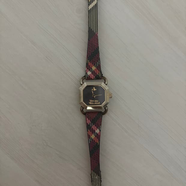 비비안웨스트우드 가죽 시계