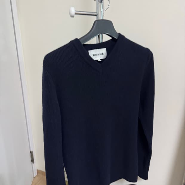 토니웩 v넥 니트