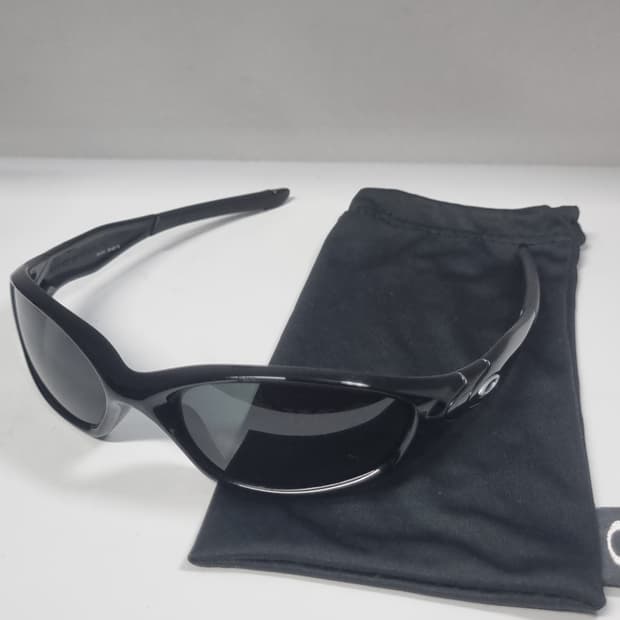 오클리 미뉴트 2.0 폴리쉬드블랙 새렌즈