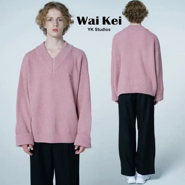 [정품] WAIKEI 와이케이 돌핀자수 오버사이즈 딥브이넥 울니트(F)