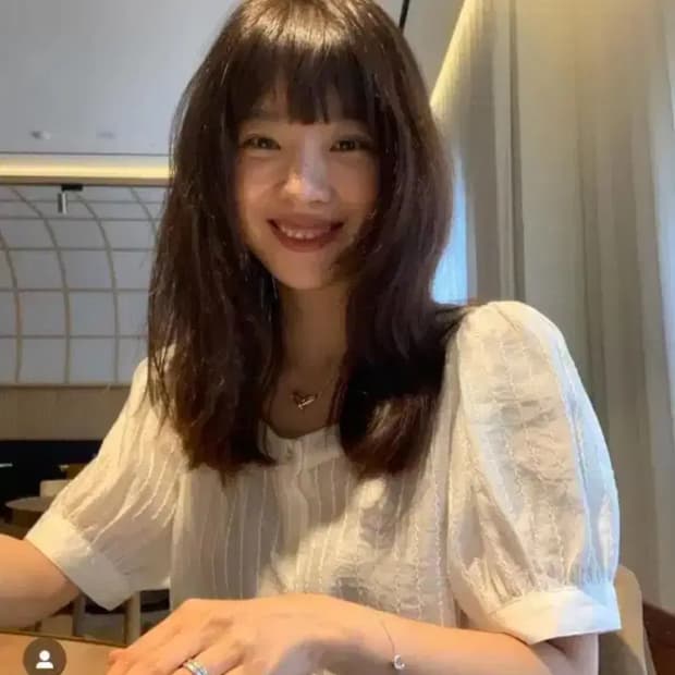 타낫 쉬폰 레이스 블라우스 유넥 펄 퍼프 반팔 레이스 수린 미닛뮤트 시에