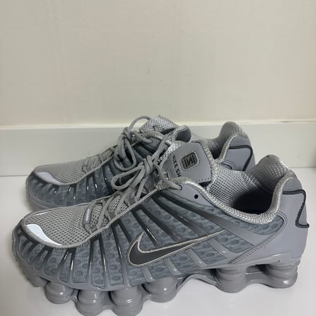 나이키 샥스 TL 275