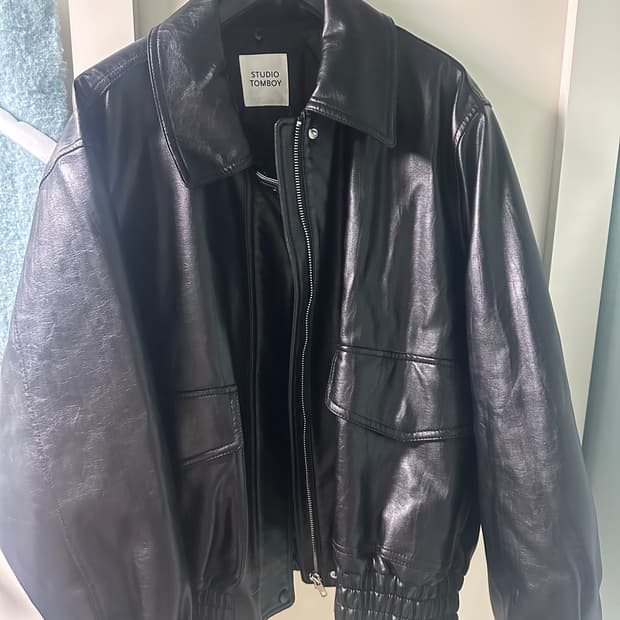 스튜디오 톰보이 가죽 자켓