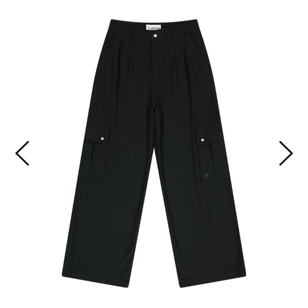 뚜오미오 바지 CURVED LINE CARGO PANTS [BLACK]