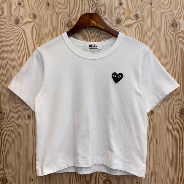 꼼데가르송 플레이 블랙하트 반팔 크롭티