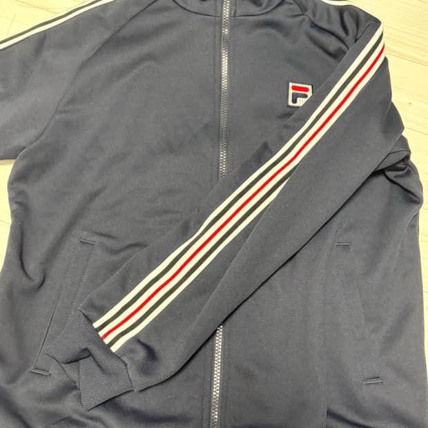 휠라 남색 직업