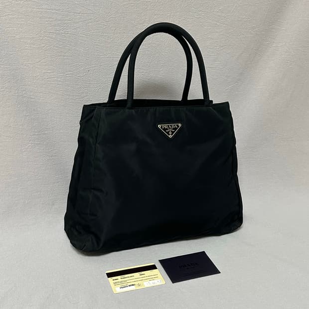 프라다 블랙 토트백 + 개런티카드 나일론 포코노
