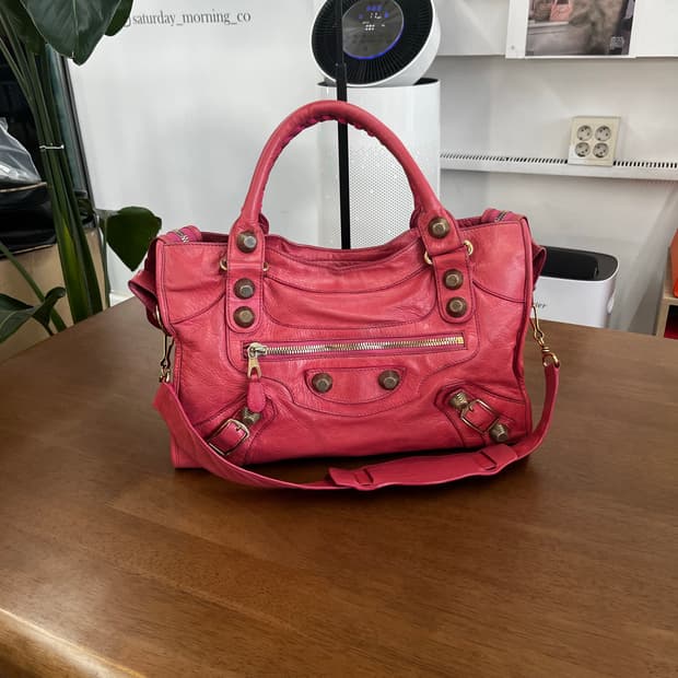 발렌시아가 자이언트 시티백 모터백