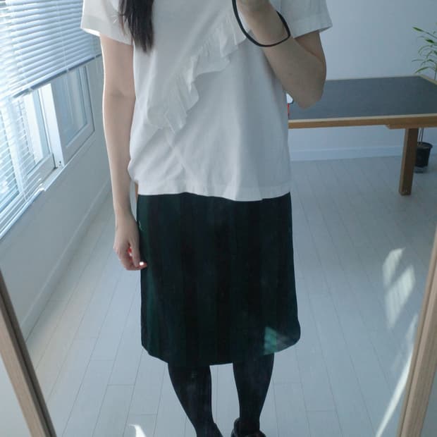 느와르 케이 니노미야 프릴 티셔츠