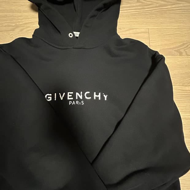 지방시 후드티m