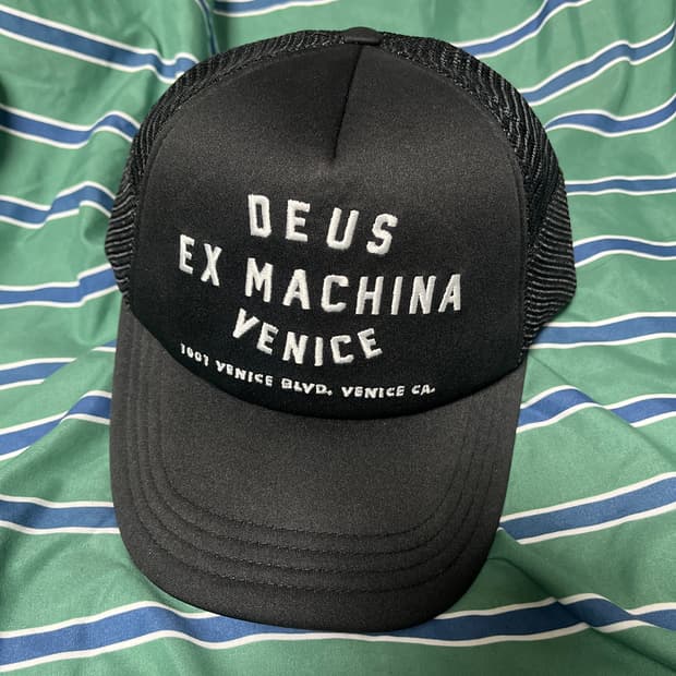 데우스 베니스 모자