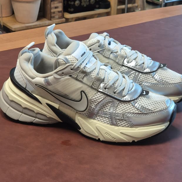 230 나이키 V2K  런  서밋 런닝화 