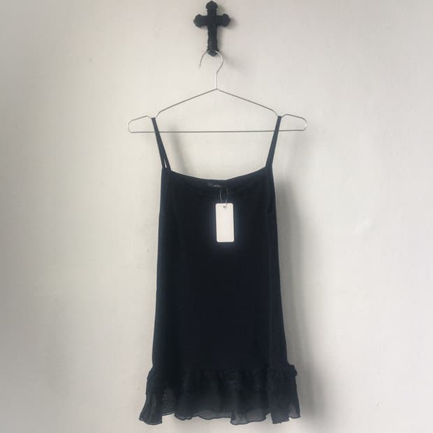 Frill lace sleeveless