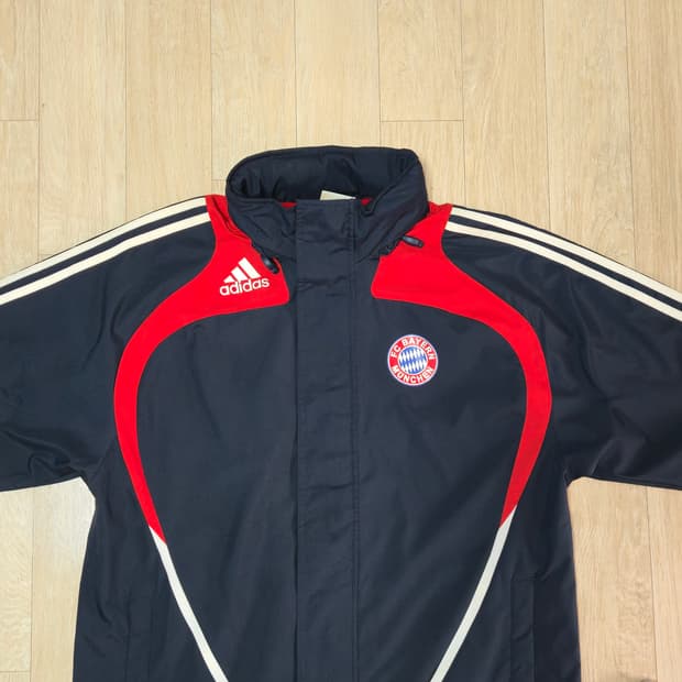 아디다스 바이에른 뮌헨 후드 바람막이 자켓