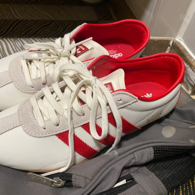 아디다스 도쿄 오프 화이트 240